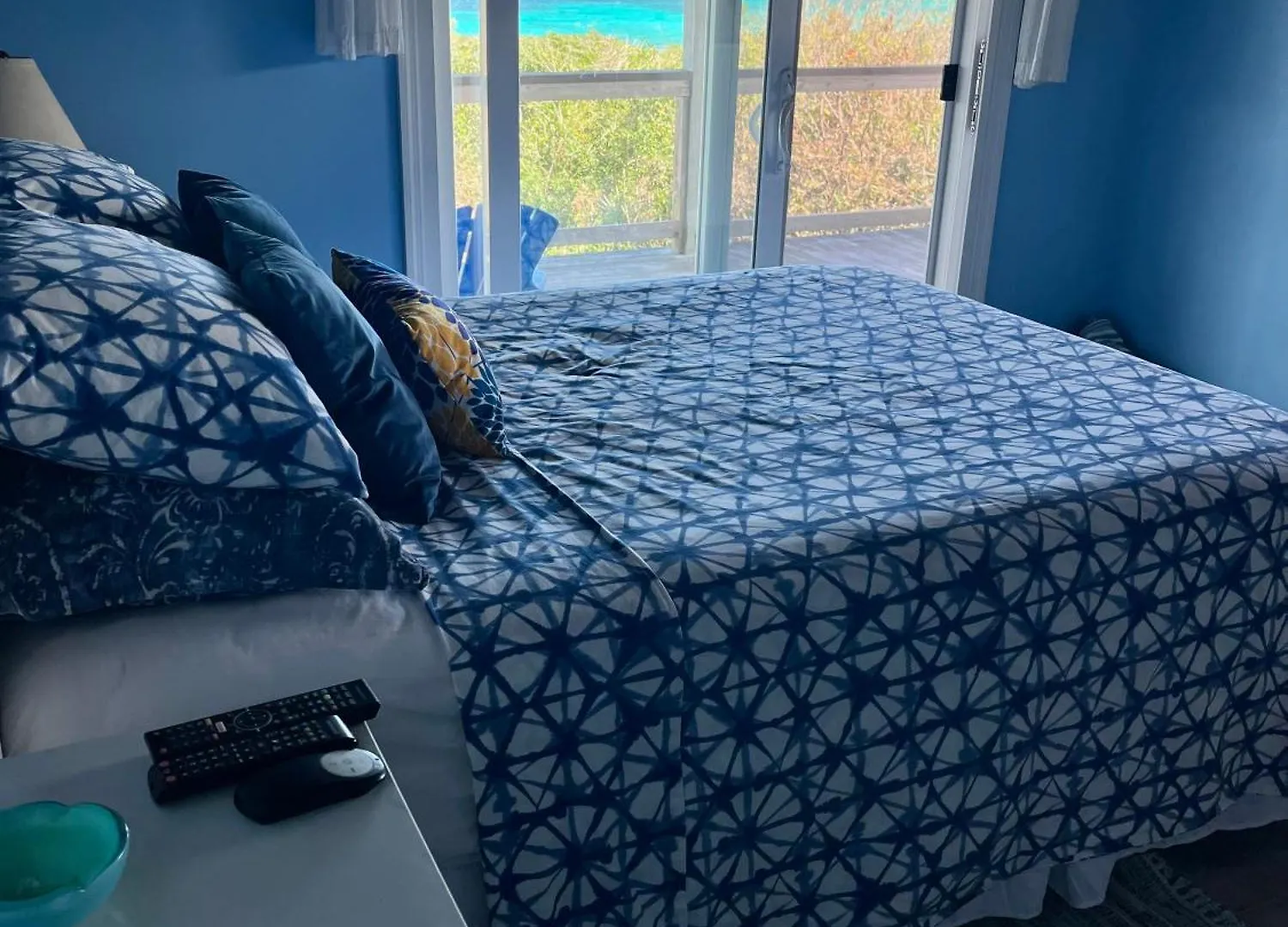 House Of Blue At Turtle Cove Long Island Bahamas Villa